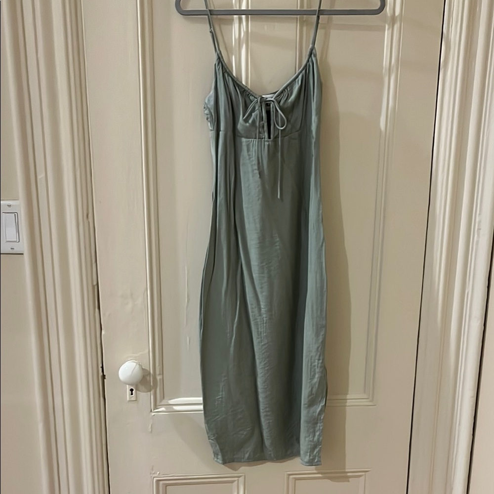 Sleek Green Spaghetti Strap Dress